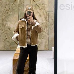 مصممة للسترات للسيدات العلامة التجارية 23ce Home New Triumphal Arch Corduroy Khaki Lamb Wool Coat للدفء البارد والرياح 6538