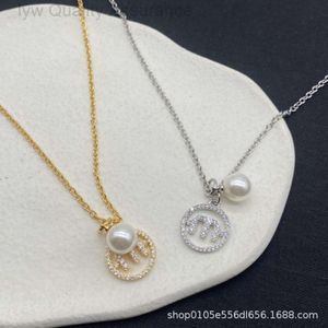Designer miuimiui Necklace Miaos New M-letter Diamond Pendant with Pearl Necklace Gold and Silver Collarbone Chain Niche Neck Chain Female Accessory