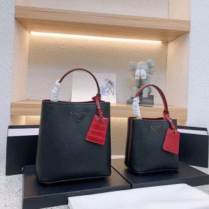 2024 Designer Bucket Bag Luxury Designer Cross Body Shoulder Tote Bags Fashion Women Handbag Top Quality Leather Brand Designer Wallet Female Purses