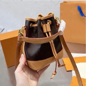 Tasarımcı mini kova çantası nano noe deri omuz crossbody çantaları retro el çantaları lüksler küçük kılıflar kadın çanta cüzdan kabartma kılıfları