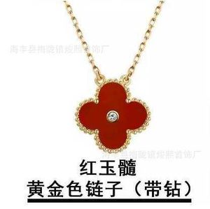 Designer Pendant Necklace Sweet Love Vanca Jade v Golden Clover Single Diamond for Women 18k Rose Gold Lock Bone Chain Red Agate White Fritillaria Classic 0gl6