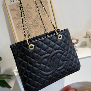 Famoso Black Em Couro Mulher Mulher Bolsa de Bolsa de Designer Tástels Totes Mulheres Bolsas Lady Carta Mensageiro Bolsas de noite femininas Hot