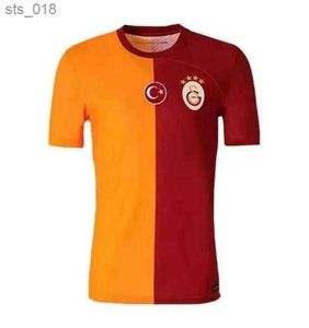 المشجعين يتصدرون قمصان كرة القدم 2024 Galatasaray Turkey Soccer Jerseys Zanioli Bakambu Mertens Zaha Akgun Akturkoglu Anniversary Fooh240309