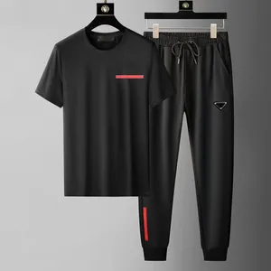 Designer Uomo Tute Felpa Abbigliamento sportivo T-shirt set moda tee pantaloni tuta di alta qualità Lettera Jogging Corsa Sport uomo donna due set da 2 pezzi