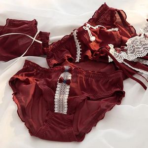 Kvinnors trosor underbyxor Ruffles Bowknot Solid Color Cotton Crotch Spets för Girls Wine Red Middle midja Thong Kvinnliga underkläder