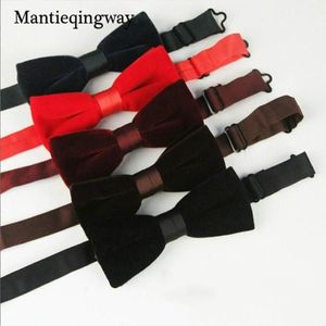 Mantieqingway erkekler yay bağları kadife damat evliliği düğün bowties gömlek yakası düz renk Men1240q için siyah kırmızı kravat