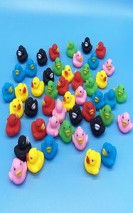 Patos de banho Animais Coloridos Borracha Macia Float Squeeze Sound Squeaky Bath Toys Clássico Borracha Pato Plástico Banheiro Natação Toy3856782