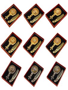 クラシックレトロヴィンテージメイクミラーコンパクトコンパクト銅ゴールデンホローアウトコスメチックハンドミラーとヘアコーム28050398971976