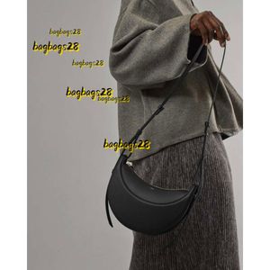 Cross Body Designer Bag Womens Crossbody Bag Black Brown Cowhide Crescent Bag Hobo Shoulder Strap äkta läder Hight Quality Bag Classic Shoulder Bag Gift 2024