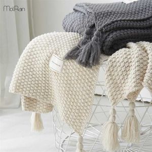 Arrival Plaid Throw Blanket Knitted Solid Color Blankets for Beds with Tassels High Quality Warm Comfortable Cobertor Home 211122211r