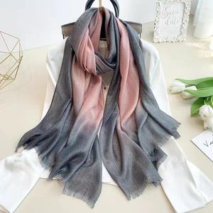 Mäns västar 2024 Simple Spring and Autumn Gradient Scarf For Women Fashionable Warm Long Gaze Gold Silver Tassel