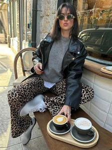 Kvinnors jeans leopard tryck jeans kvinnor mode hög midja casual lös byxor kvinnor vår 2024 full match gata klädbyxor j240306