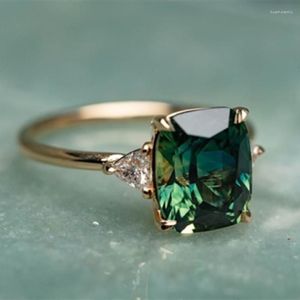 Bröllopsringar Vintage Square Emerald Ring for Women Fashion Gold Color Inlaided Green Zircon Bridal Engagement Jewelry Gift Female283m