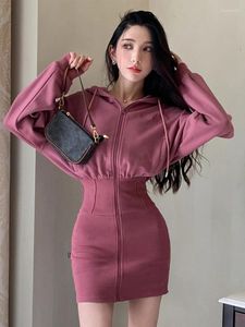 Casual Dresses Korean Fashion Hooded Hoodie Kort för kvinnliga damer Mujer Långärmad dragkedja Slim Dress Vestidos Street kläder