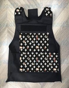 Erkek deri tank üstleri womnes ayarlanabilir plaka taşıyıcı yelek vintage harfleri çiçek açan tasarım taktik yelek moda cs oyun gövdesi 7671497