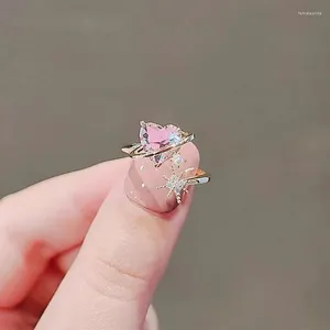 Klaster Pierścienie elegancki znakomity piękny różowy cyrkon z różowym sercem dla kobiet asteryzm Rhinestone Light Luksusowe oświadczenie pierścienia słodkie prezenty biżuterii