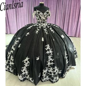 Svart pärlor Tassel Princess Ball klänning quinceanera klänningar från axelvita applikationer spetskorsett vestidos de 15 anos