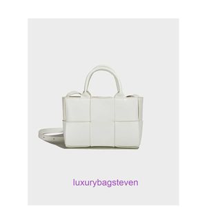 Bottgss Ventss 9a最高品質のバッグ女性財布デザイナーArco Tote Bags 2023新しい大きな格子縞のショッピングバッグ容量マザーレディースハンドバッグシンプル