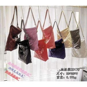 Shop For Online Sale 200 New Oil Wax Skin Lingge Chain Shoulder Bag Garbage Large Capacity Fashion Tote