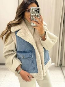 Waistcoats Fashion Fleece Lapel Denim Vest For Women Winter Sleeveless Patchwork Pockets Waistcoat Female Elegant Lambswool Warm Chic Tops