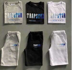 Мужской комплект футболок Trapstar с вышитыми буквами спортивный костюм с короткими рукавами и плюшевыми шортамиMotion current203jrrr