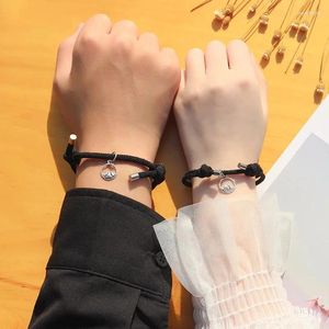 Charm Bracelets 2 Stuks Magnetische Armband Rvs Hart wieszak Paar Armbanden Voor Lover Vriend Vrouwen Braid Touw