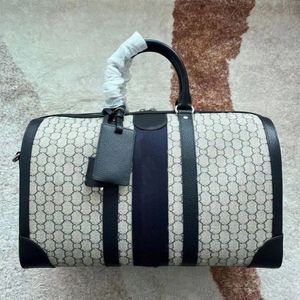 Bütün büyük kapasiteli Duffle Bag Zincir Seyahat Çantaları Açık Mekan Orijinal Deri Polyester Düz Baskı Şeritleri Mektup Yumuşak Tek OVE245C