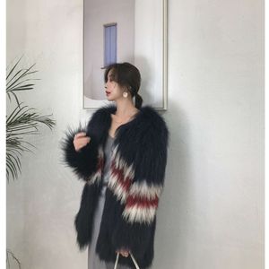 Guaxinim contrastante tecido de comprimento médio pele 2023 inverno nova versão coreana casaco feminino padrão onda 438667
