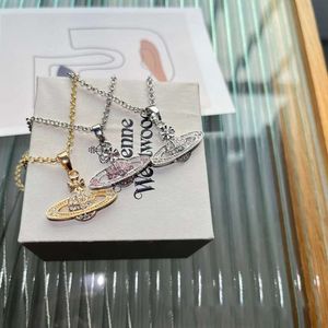 Viviennes Westwoods Saturn Chain celebrity accessories planet pendant necklace high-end collarbone chain spicy girl star bone chain