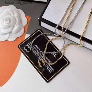 Pendant Necklaces Fashion Necklace Womens Gold Plated Necklaces Long Chains Fine Square Pendant Brand Chain Springtime Family Gift Jewelry with Box L240309