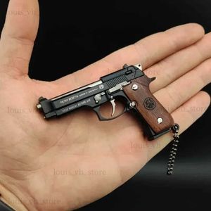 Arma Brinquedos 17 Fidget Brinquedo PUBG Keychain Mini Metal Desert Eagle G17 Keychain Pistola Portátil Shell Ejeção Montar Desmontar T240309