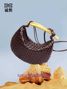 Bottgs's Vents's sardine Classic Designer Fashion Bag new small crowd hand woven bag dumplings casual versatile shoulder messenger With Real Logo K5OP