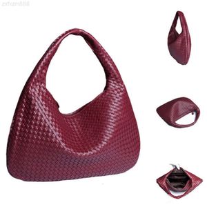セールデザイナーハンドバッグ2024編み革製の織りバッグレディースショルダーバッグ