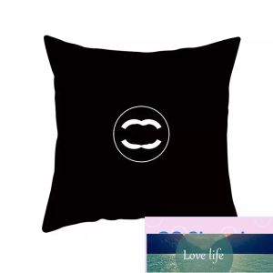 High-end Designer Throw Pillow Black and White Throw Pillow Letter Logo Home Pillow Cover Sofa Decoration Cushion 45 x 45cm Pillow Core Removable