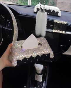 Araba koltuğu kapaklar bling rhinestones iç dekorasyon kristal doku kutusu hava havalandırma parfüm klipsli telefon tutucu kolye aksesuarları2647913