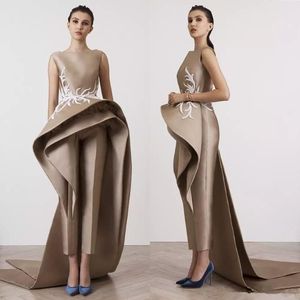 2020 Nowe aplikacje Kobiety Jumps Sukienki wieczorowe Ruffe Peplum Elegancka bez rękawów sukienka na imprezę Long Train Formalne suknie plus 176G