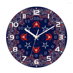 Orologi da parete Patriottico rosso blu Aquila e stelle Paisley Modello Bandana Orologio per soggiorno Elegante bordo ornato Orologio Art Decor