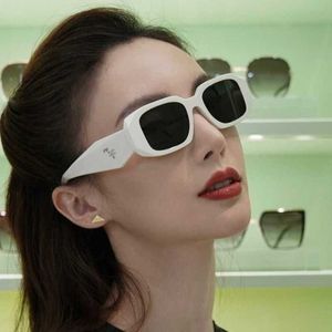 2024 Luxusdesigner von Luxusdesignerin New Männer und Frauen Sonnenbrille vor Stil dicker Rahmendreieck schmale Brille Jin Chen Selbe Frauen Slim Male