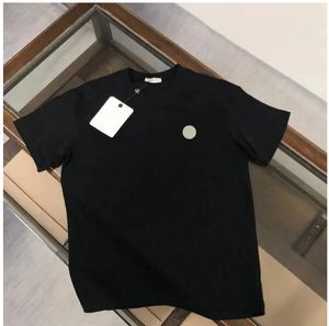 Erkek tişört tasarımcısı Monclair Tshirts Erkekler Tshirt Adam Siyah Tee Kadın Giysileri Kısa Kol Göğüs Üçgen Kakma Tees Monclair Klasik Gömlek Moda Tshirts