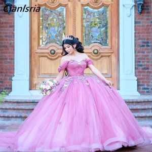 Różowy z ramion 3D Butterfly Sukienki Quinceanera Suknia Ball Applica Koronkowe gorset Vestidos de 15 anos