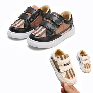 Fashion Designer Shoes For Kids Student Style Boys Girls Slip Flat Shoes Round Toe Fashion Children Sneaker Gift