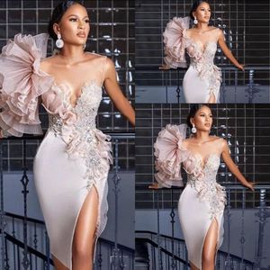 Nuovi abiti corti sexy da ritorno a casa Blush Pink Illusion Appliques di pizzo Fiori in rilievo Split Satin Lunghezza al ginocchio Abiti da ballo per feste Cockt217B