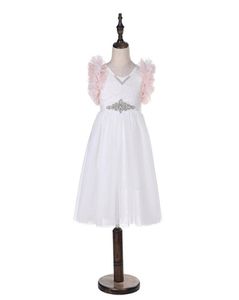 Dziewczęce koronkowe sukienki haftowe dla dzieci Wspinane marszone rękaw muchowy sukienka księżniczka Dzieci Rhinestones Pasek Tiul Party Ubranie F38999229675