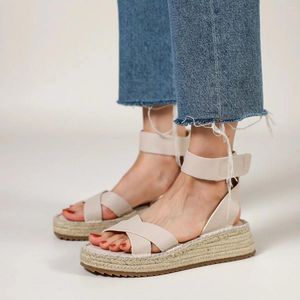 709 Sandaler skor en kilklänning rem kohud sommar lady vintage kvinna espadrilles kvinnlig plattform sandal glad 41
