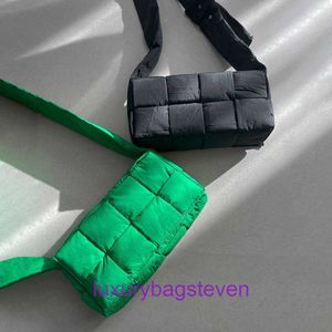 Bottgss Ventss Cassette Designer Bolsas de ombro loja online Premium Small Group Underarm Bag Mens e Womens Sponge Woven Pillow Single com logotipo real