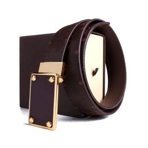 Cintura casual da uomo d'affari di nuova moda firmata Cinture in pelle con fibbia in oro e argento liscio di lusso unisex 3 8 cm Cintura240y