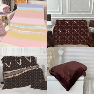 Designer BlanketCasual Outono Inverno Cobertores Quentes Casa Sofá Cama Cobertor Ao Ar Livre Portátil Camping Piquenique Shawl221M