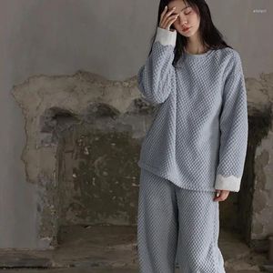 Pigiama da notte invernale da donna con scollo tondo addensato per donna Pullover in flanella di miglio e velluto corallo Set di abbigliamento casual semplice per la casa