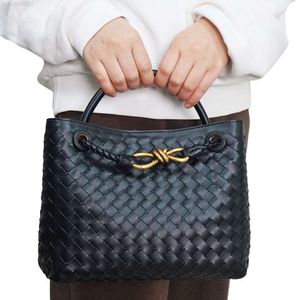 女性用の織物バッグボウノット小さなトートホーボーショルダークロスボディPUレザーの手織りのサッチェル財布