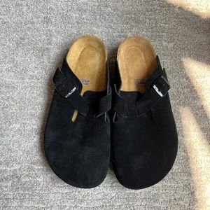 Slipare Nya CLOGS Slipper Sandaler Designer Summer Cork Flat Slides Leather Favoritstrandstäv Big Head Sandal Fashion Size 35-45